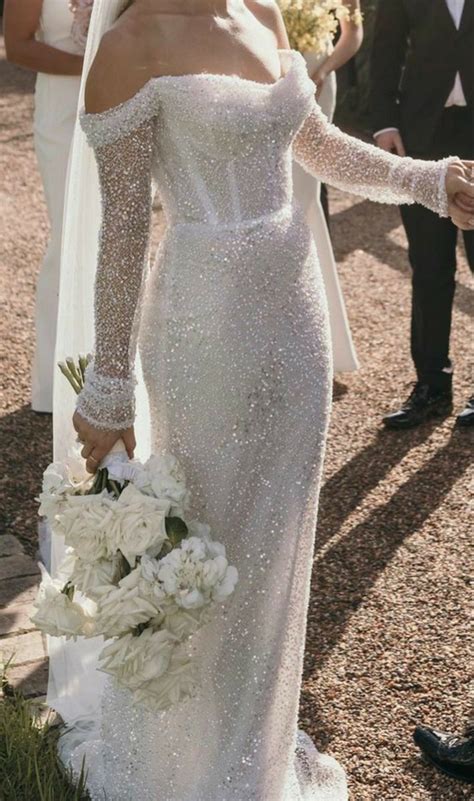 Pin by 𝗡𝗔𝗥𝗔 on CASAMENTO IDEIAS Elegant long sleeve wedding dresses