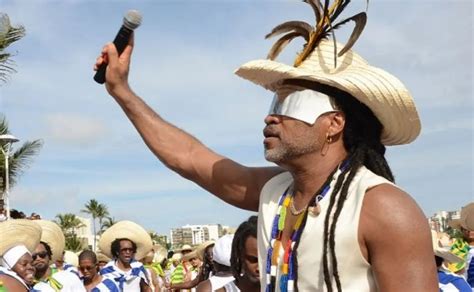 Carlinhos Brown Retorna Ap S Anos Para Conduzir A Lavagem Do Senhor