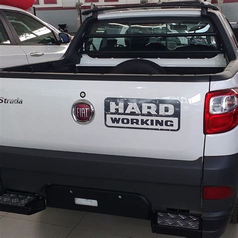 Adesivo Fiat Strada Hard Working 2018 2020 Soleira Protetora