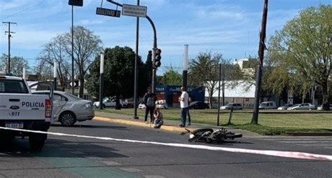 Un Choque Entre Una Moto Y Un Auto En La Plata Dejó A Un Motociclista