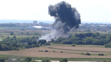 Graphic Video: Hawker Hunter jet crashes into cars at Shoreham Airshow in UK - The Aviationist