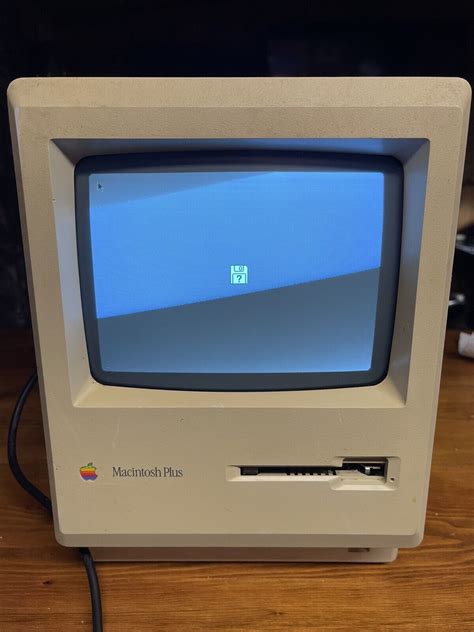 Vintage Apple Macintosh Plus 1MB Desktop Computer M0001A Powers On W