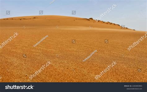 Sand Dunes Arabian Empty Quarter Desert Stock Photo 2193443993 ...