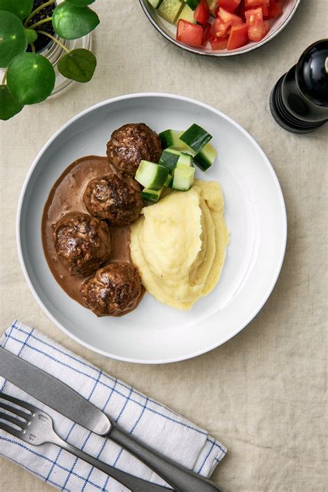 Köttbullar med brunsås och potatismos Recept Linas Matkasse