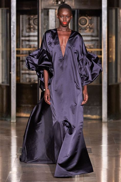 Oscar De La Renta Fall 2020 Ready To Wear Collection Fashion Fashion Dresses Couture Fashion