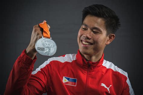 EJ Obiena Embraces Responsibility As Asia S Top Track And Field Athlete