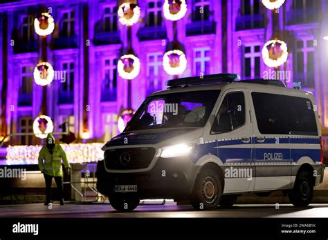 Terroralarm Zum Jahreswechsel Rund Um Den K Lner Dom Sind