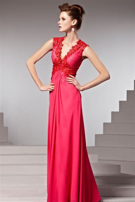 Robe Rouge Taille Empire Orn E De Bijoux Avec Col V Jmrouge Fr