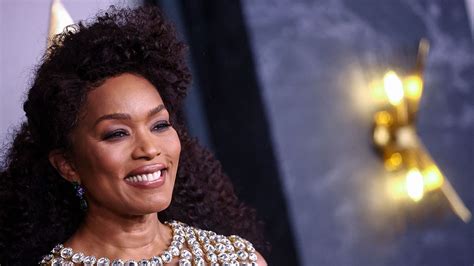 Angela Bassett 2022 Oscars