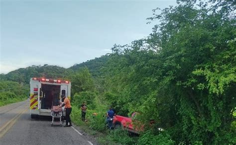 Motociclista Sufre Heridas Al Chocar Contra Camioneta El Rosario