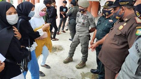 Satpol Pp Dan Wh Aceh Besar Tertibkan Wanita Berpakaian Ketat Di