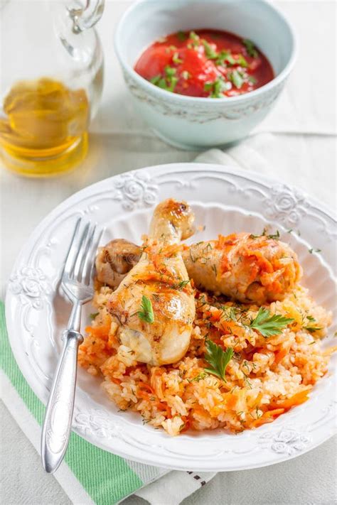 Rijst Met Kip En Groenten In Tomatensaus Stock Foto Image Of Koken