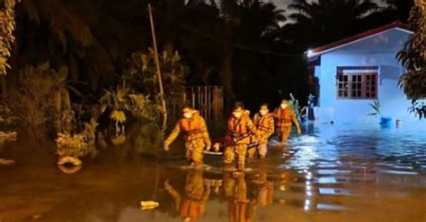 Banjir Termenung Landa Kuala Selangor Harian Metro