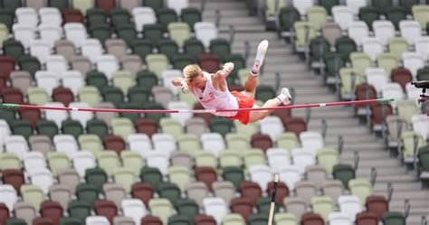 Piotr Lisek w finale skoku o tyczce Bijemy się o 2 3 miejsce RMF 24