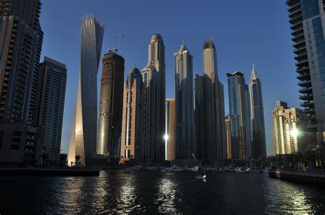 無料画像 建築 スカイライン 夜 シティ 超高層ビル 都市景観 ダウンタウン イブニング 反射 ランドマーク 大都市