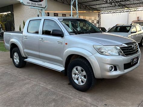 Toyota Hilux CD SR 4x2 2 7 16V 2 7 Flex Aut Flex 4 portas câmbio