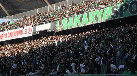 Sakaryaspor Kocaelispor Ma Na B Y K Ilgi O Trib Nde Biletler T Kendi