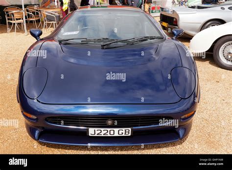 Front view of a Jaguar XJ220, on display in the Jaguar Enthusiasts Club ...