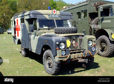 Traffic British Land Rover Hi Res Stock Photography And Images Alamy