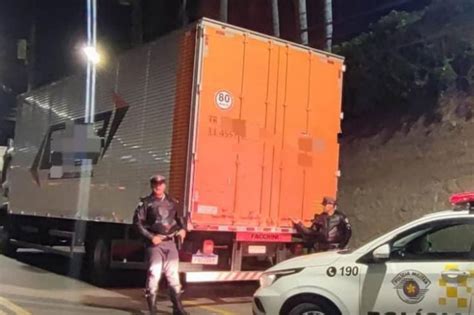 Polícia Rodoviária recupera caminhão carga avaliada em R 648 mil