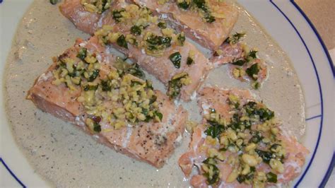 Salmon With Basil Champagne Cream Sauce Recipe - Food.com