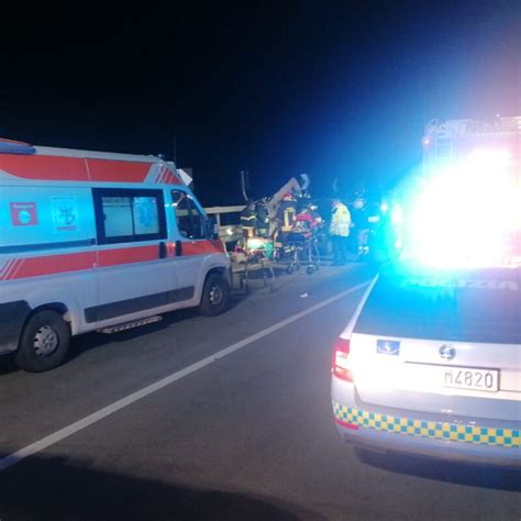 Incidente Sulla Strada Statale Caltanissetta Gela Un Morto E Nove