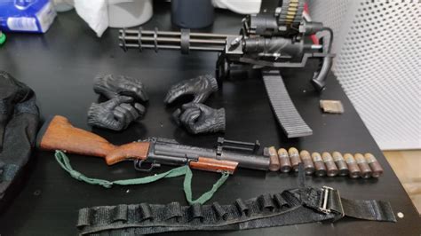 注意內文 只售武器連手型 Enterbay Terminator T 800 Battle damaged 1 4未來戰士 戰損版 hottoys hot toys 興趣及遊戲 玩具