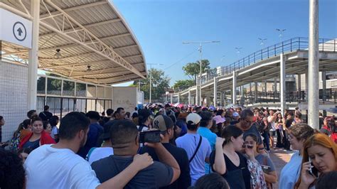 Fãs de Taylor Swift acampam na porta do Estádio Nilton Santos para pré