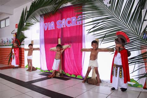 Creche Tomazinho Da Rede Municipal De Ensino Encena A Via Sacra