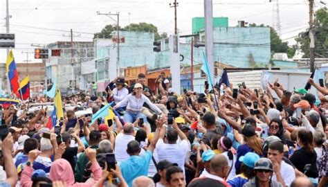 Anzoátegui María Corina Machado fue ovacionada en El Tigre en su paso