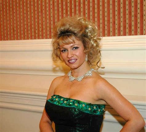 FOTOGRAFIE - STYLOWE - Nina Nowak - Classical singer, Alt - official site.
