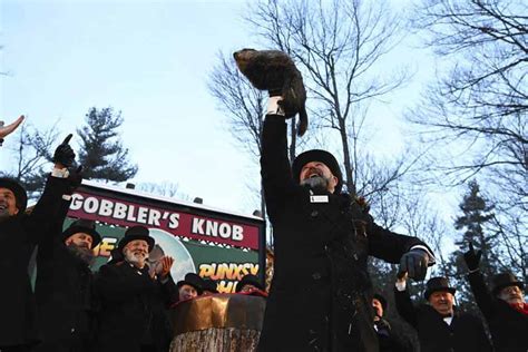 La marmota Phil predice seis semanas más de invierno en Estados Unidos