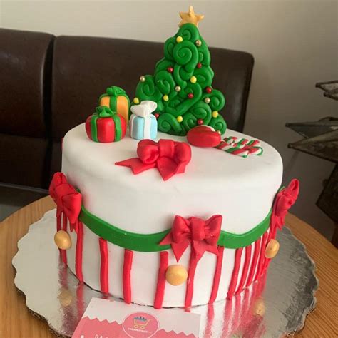 Descubrir 98 imagen pastel de cumpleaños navideño Abzlocal mx