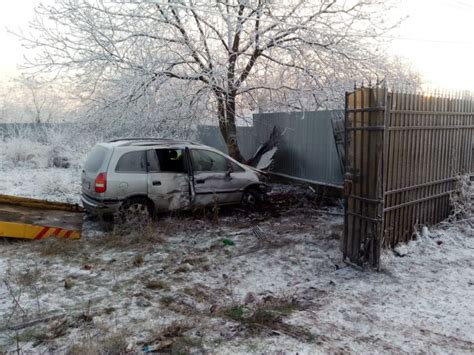 FOTO Cinci Accidente La Moara Noua Pe DN1A Din Cauza Poleiului