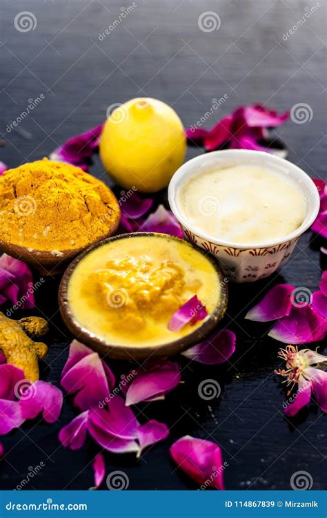 Chana Haldi Limbo Ka Ubtan Or Ayurvedic Face Pack Of Turmeric Lemon