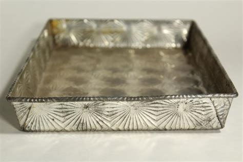 Ekco Ovenex Vintage Baking Pans Waffle Textured Starburst Pattern