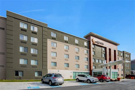 La Quinta Inn & Suites by Wyndham Baltimore BWI Airport | Linthicum, MD Hotels