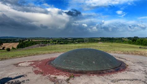 Torres De Armas De Bunker Na Linha De Maginot Em Alsace France Foto De