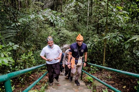 Menparekraf Apresiasi Desa Wisata Air Terjun Moramo Sultra Kembangkan