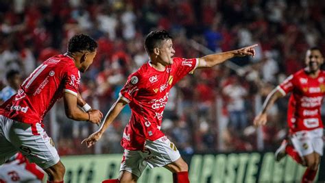 Vila Nova goleia cola no G 4 e rebaixa o Londrina para a Série C Serie B