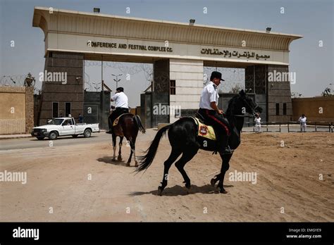 Cairo, Egypt. 21st Apr, 2015. Egyptian police guard the police academy ...