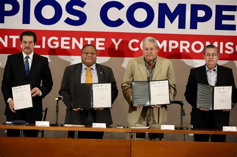 Firman Alcalde De Saltillo Convenio Con El Centro De Estudios