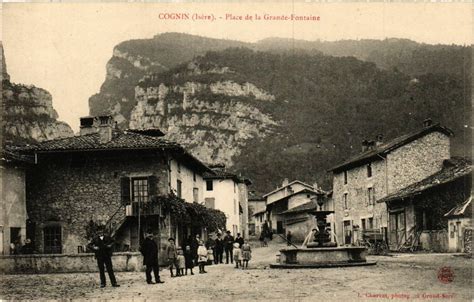 Cognin Place de la Grande Fontaine à Fontaine Cartorum