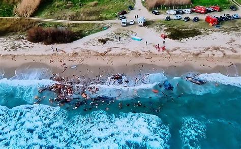 Naufragio A Cutro Avvistata In Mare Un Altra Vittima Il Bilancio Sale