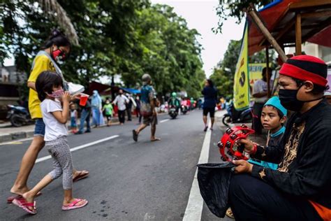 Ngabuburit Sebagai Tradisi Bulan Ramadhan Di Indonesia Halaman 1