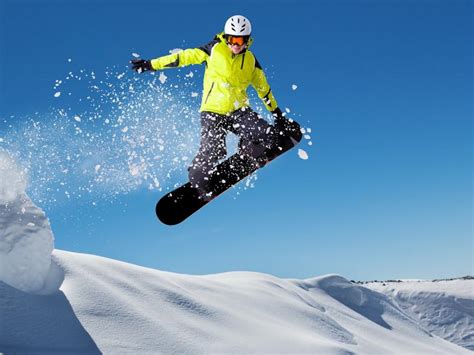 Jak szybko nauczyć się jazdy na snowboardzie podpowiada Filip Chajzer