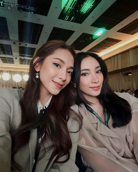 Often Called Twins 7 Photos Of Dinda Kirana And Nadya Shakira Hard