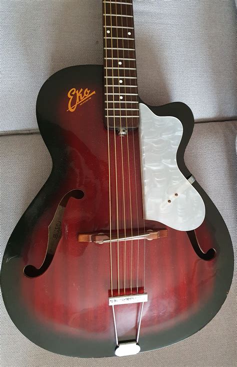 Ribasso Eko Chitarra Acustica Vintage Archtop Su