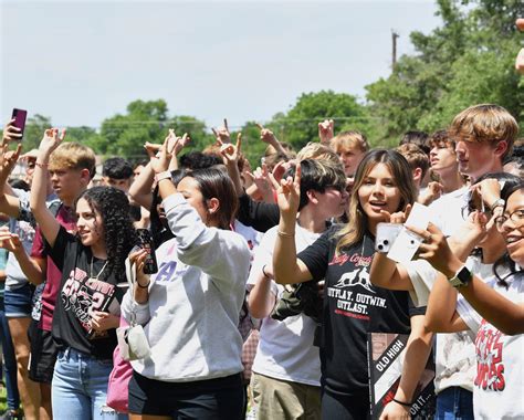 Wichita Falls High School Holds School Closing Ceremony