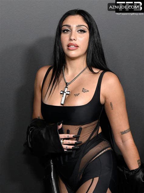 Lourdes Leon Sexy Poses Showcasing Her Hot Tits At The Brooklyn Museum